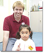 幼稚園児Mihoちゃん、先生と